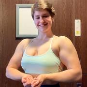 18 years old Fitness girls Patricia Flexing muscles