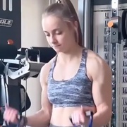 18 years old Fitness girl Taylor Biceps workout