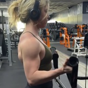 19 years old Fitness girl Danielle Biceps workout