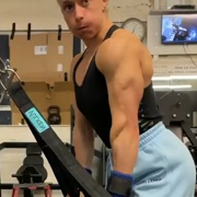19 years old Fitness girl Caitlin Triceps workout