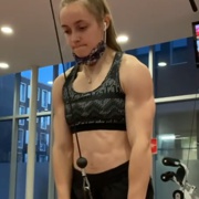 19 years old Fitness girl Taylor Triceps workout