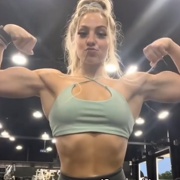 18 years old Fitness girl Lauren Flexing biceps