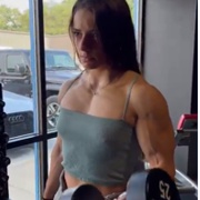 19 years old Fitness girl Taylor Biceps curls