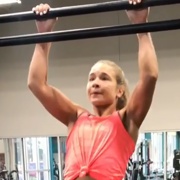 18 years old Fitness girl Sarah Pull ups