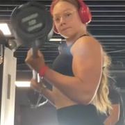 18 years old Fitness girl Fabienne Biceps curls