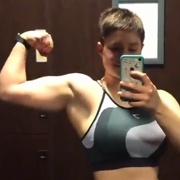 17 years old Fitness girls Patricia Flexing biceps