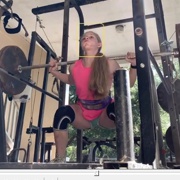17 years old Powerlifter Claire Squats
