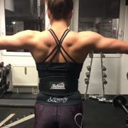 18 years old Fitness girl Vivienne Shoulders Workout