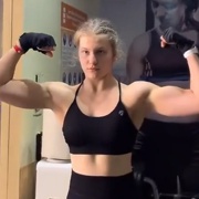 18 years old Fitness girls AnabelMaria Flexing muscles