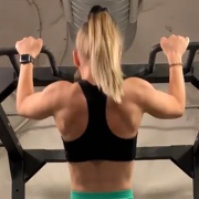 18 years old Fitness girl Frida Pull ups